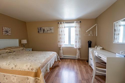 Chambre à coucher - 475 Route De La Grande-Alliance, Baie-Sainte-Catherine, QC - Indoor Photo Showing Bedroom