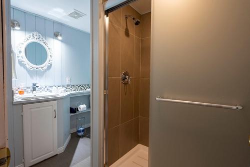 Salle de bains attenante à la CCP - 475 Route De La Grande-Alliance, Baie-Sainte-Catherine, QC - Indoor Photo Showing Bathroom