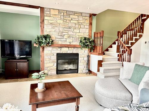 Living room - 8-240 Rue Du Mont-Plaisant, Mont-Tremblant, QC - Indoor Photo Showing Living Room With Fireplace
