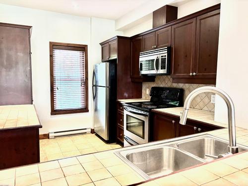 Kitchen - 8-240 Rue Du Mont-Plaisant, Mont-Tremblant, QC - Indoor Photo Showing Kitchen With Double Sink