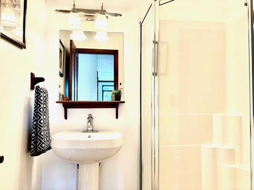 Bathroom - 8-240 Rue Du Mont-Plaisant, Mont-Tremblant, QC - Indoor Photo Showing Bathroom