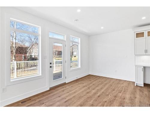 735 Hillcrest Dr, Fredericton, NB 