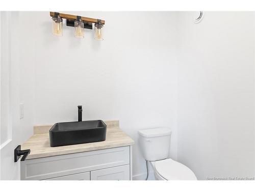 735 Hillcrest Dr, Fredericton, NB 