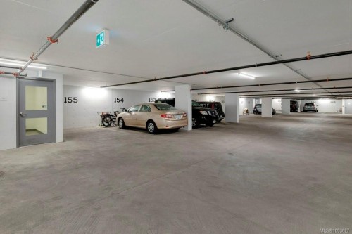 418-1115 Johnson St, Victoria, BC - Indoor Photo Showing Garage