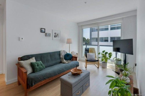418-1115 Johnson St, Victoria, BC - Indoor Photo Showing Living Room