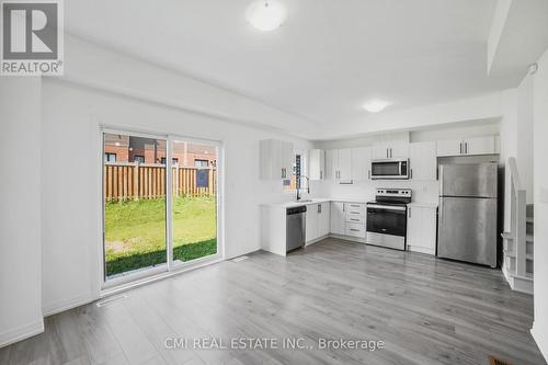79 Gateland Drive, Barrie, ON - Indoor Photo Showing Kitchen