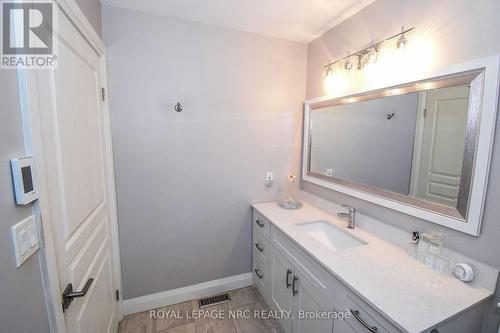 12 - 2684 Mewburn Road, Niagara Falls (Casey), ON - Indoor Photo Showing Bathroom