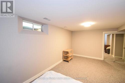 Mirrored double closet doors - 12 - 2684 Mewburn Road, Niagara Falls (Casey), ON - Indoor