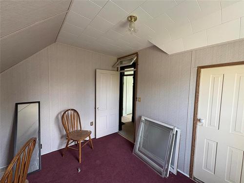 69 5Th Street Ne, Hamiota, MB - Indoor Photo Showing Other Room