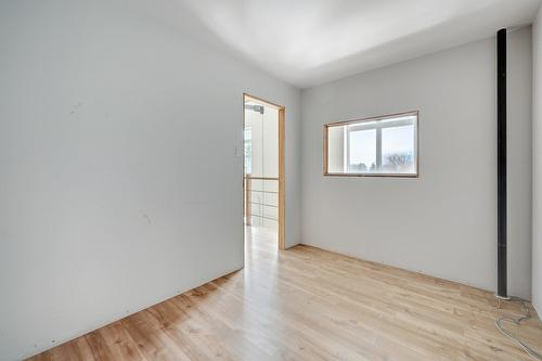 Office - 106-951 Ch. Du Lac-Écho, Prévost, QC 