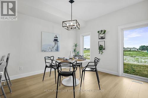 195 Bowman Drive, Middlesex Centre (Ilderton), ON - Indoor Photo Showing Dining Room