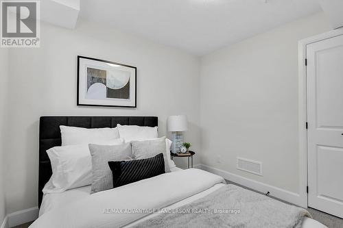 195 Bowman Drive, Middlesex Centre (Ilderton), ON - Indoor Photo Showing Bedroom