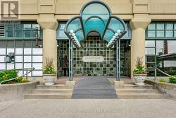 905/906 - 211 QUEENS QUAY W  Toronto, ON M5J 2M6