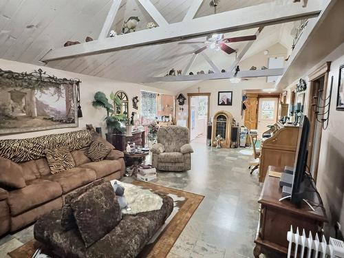 Salon - 168 Ch. Gagnon, Laniel, QC - Indoor Photo Showing Living Room