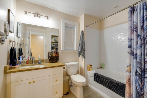 1-2623 5Th Ave, Port Alberni, BC - Indoor Photo Showing Bathroom