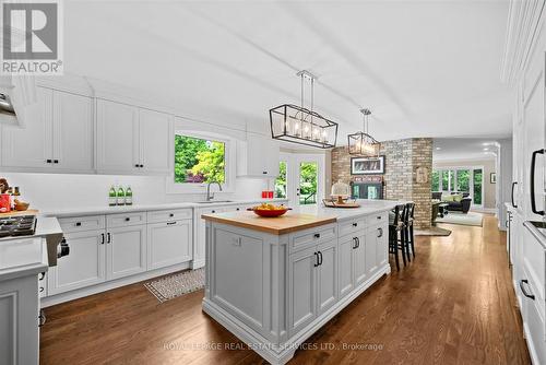 Chef's Dream Kitchen with Custom Cabinetry - 2315 8 Sideroad, Burlington, ON - Indoor Photo Showing Kitchen With Upgraded Kitchen