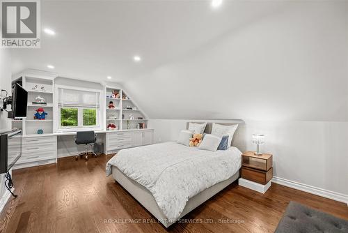 Third Bedroom with a Four-Piece Ensuite - 2315 8 Sideroad, Burlington, ON - Indoor Photo Showing Bedroom