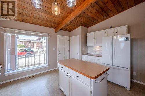 6602 Nighthawk Drive, Osoyoos, BC - Indoor Photo Showing Kitchen