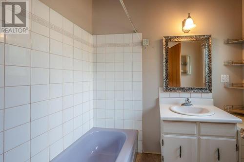 6602 Nighthawk Drive, Osoyoos, BC - Indoor Photo Showing Bathroom