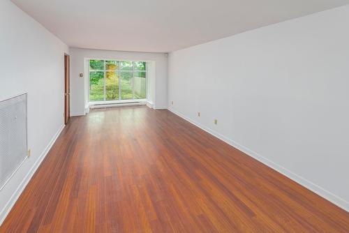 Salle familiale - 3244 Boul. The Boulevard, Westmount, QC - Indoor Photo Showing Other Room