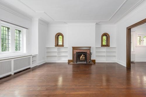 Salon - 3244 Boul. The Boulevard, Westmount, QC - Indoor With Fireplace