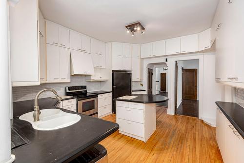 Cuisine - 3244 Boul. The Boulevard, Westmount, QC - Indoor Photo Showing Kitchen With Double Sink