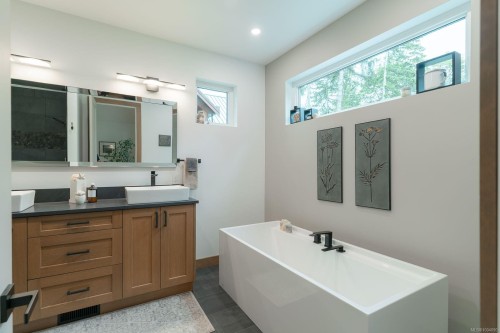 5625 Willow Rd, Port Alberni, BC 