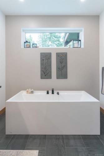 5625 Willow Rd, Port Alberni, BC 