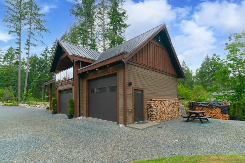 5625 Willow Rd, Port Alberni, BC 