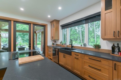 5625 Willow Rd, Port Alberni, BC 