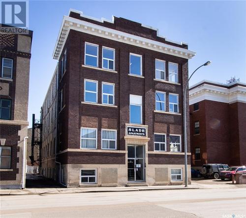 423 1st AVENUE NW  Moose Jaw, SK S6H 3M3