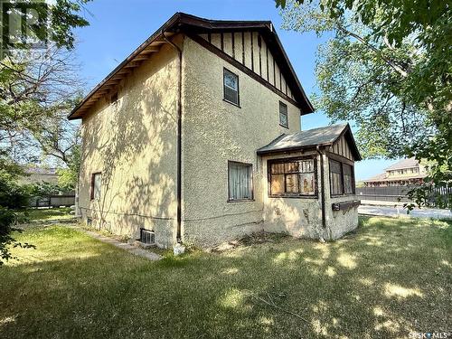 202 24th STREET W  Saskatoon, SK S7L 0B5