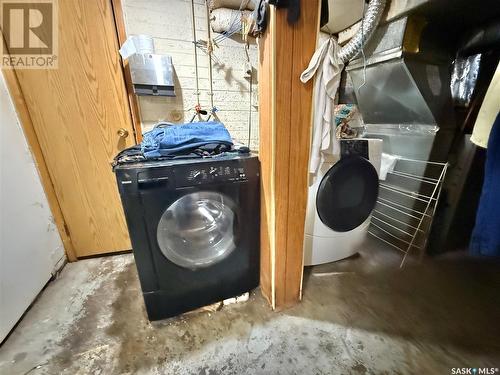 202 24Th Street W, Saskatoon, SK - Indoor Photo Showing Laundry Room