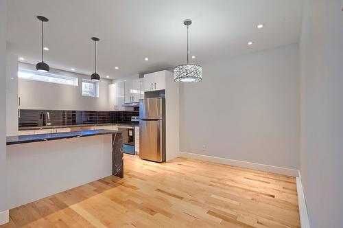 Overall view - 3515 Boul. Décarie, Montréal (Côte-Des-Neiges/Notre-Dame-De-Grâce), QC - Indoor Photo Showing Kitchen With Upgraded Kitchen