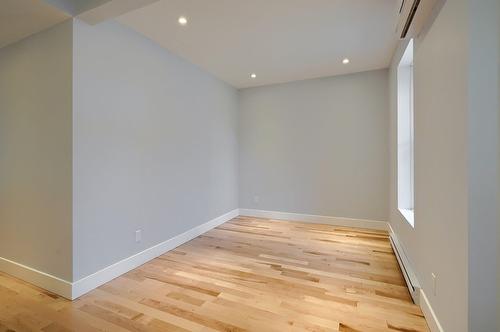 Living room - 3515 Boul. Décarie, Montréal (Côte-Des-Neiges/Notre-Dame-De-Grâce), QC - Indoor Photo Showing Other Room