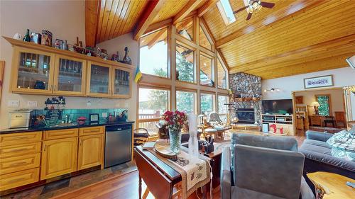 1528 Tie Lake Loop Road, Jaffray, BC - Indoor With Fireplace