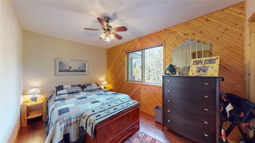 1528 Tie Lake Loop Road, Jaffray, BC - Indoor Photo Showing Bedroom