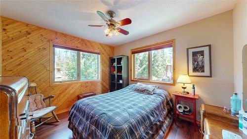 1528 Tie Lake Loop Road, Jaffray, BC - Indoor Photo Showing Bedroom