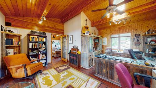 1528 Tie Lake Loop Road, Jaffray, BC - Indoor With Fireplace