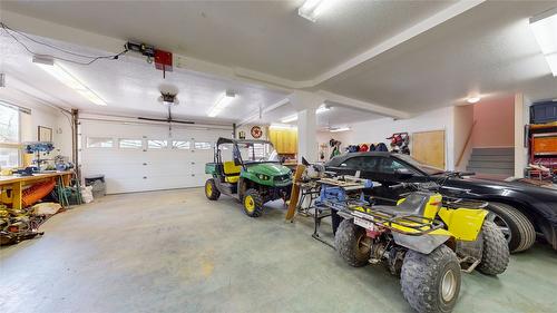 1528 Tie Lake Loop Road, Jaffray, BC - Indoor Photo Showing Garage
