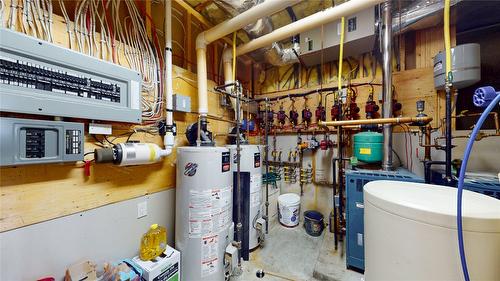 1528 Tie Lake Loop Road, Jaffray, BC - Indoor Photo Showing Basement