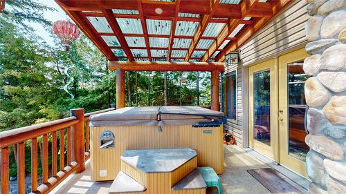1528 Tie Lake Loop Road, Jaffray, BC - Outdoor With Deck Patio Veranda