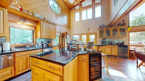 1528 Tie Lake Loop Road, Jaffray, BC - Indoor Photo Showing Kitchen With Double Sink