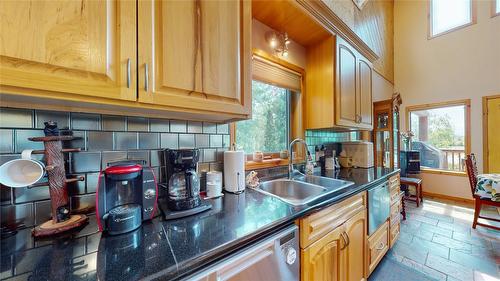 1528 Tie Lake Loop Road, Jaffray, BC - Indoor Photo Showing Kitchen With Double Sink