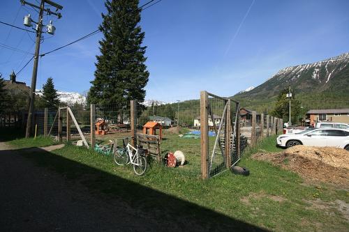 502 522 542 5Th Avenue, Fernie, BC - Outdoor
