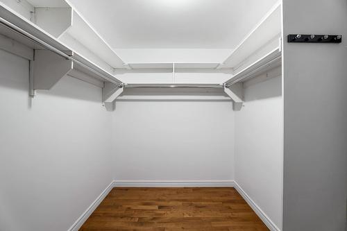 Walk-in closet - 4389 Boul. Décarie, Montréal (Côte-Des-Neiges/Notre-Dame-De-Grâce), QC 
