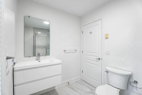 Bathroom - 4389 Boul. Décarie, Montréal (Côte-Des-Neiges/Notre-Dame-De-Grâce), QC 