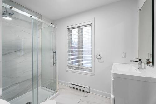 Bathroom - 4389 Boul. Décarie, Montréal (Côte-Des-Neiges/Notre-Dame-De-Grâce), QC 