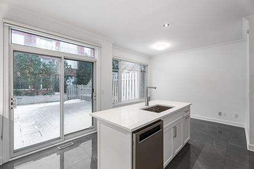 Kitchen - 4389 Boul. Décarie, Montréal (Côte-Des-Neiges/Notre-Dame-De-Grâce), QC 