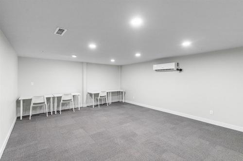 224-345 Dougall Road, Kelowna, BC - Indoor